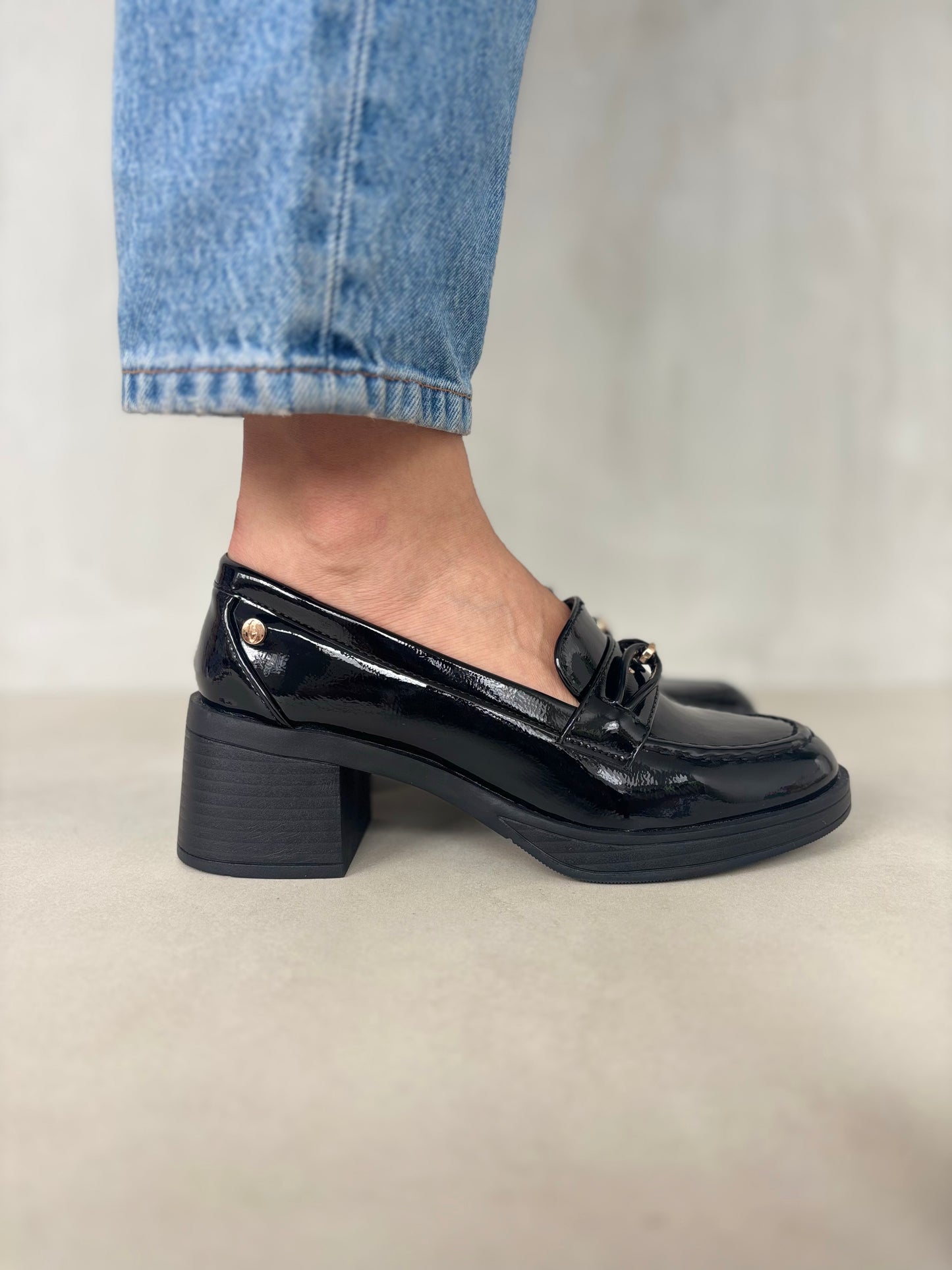 13998 - Mocasines de Tacón en Charol