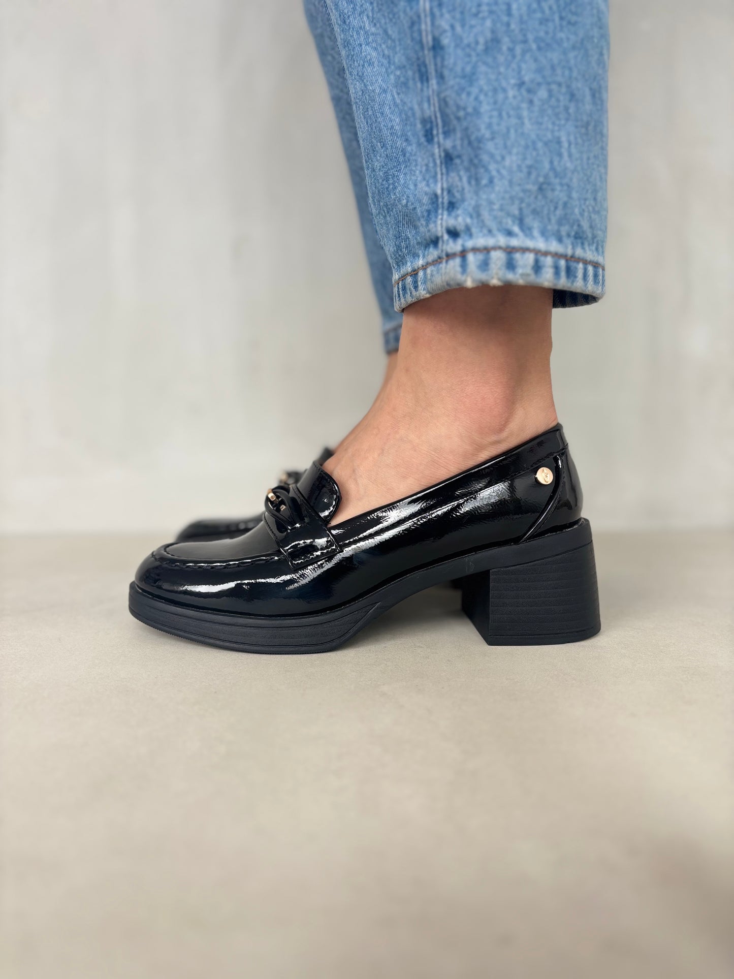 13998 - Mocasines de Tacón en Charol