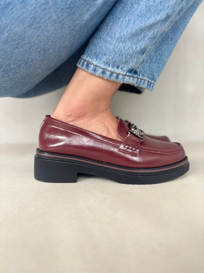 14069-Mocasines con Tacón Bajo y Adorno Metálico