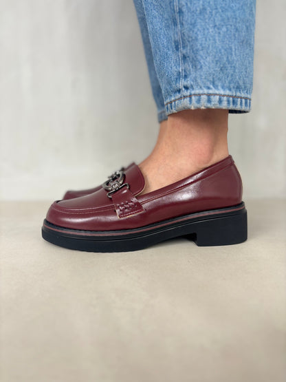 14069-Mocasines con Tacón Bajo y Adorno Metálico