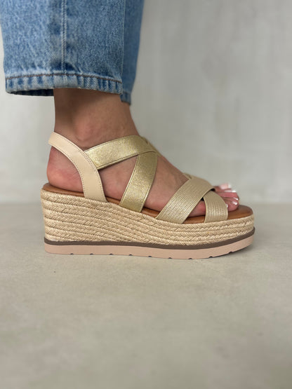 13747 - Sandalias para Mujer en Beige Rosado con Cuña de Yute y Tiras Elásticas