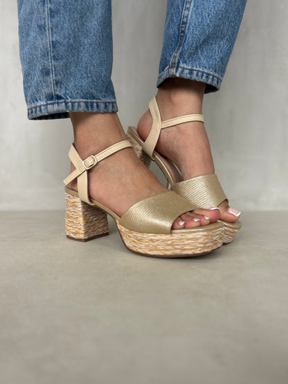 13751 – Sandalias con Plataforma – Estilo Casual en Tonos Beige Dorado