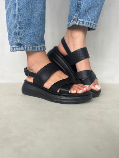 14026 - Sandalias con Plataforma y Correa Ajustable