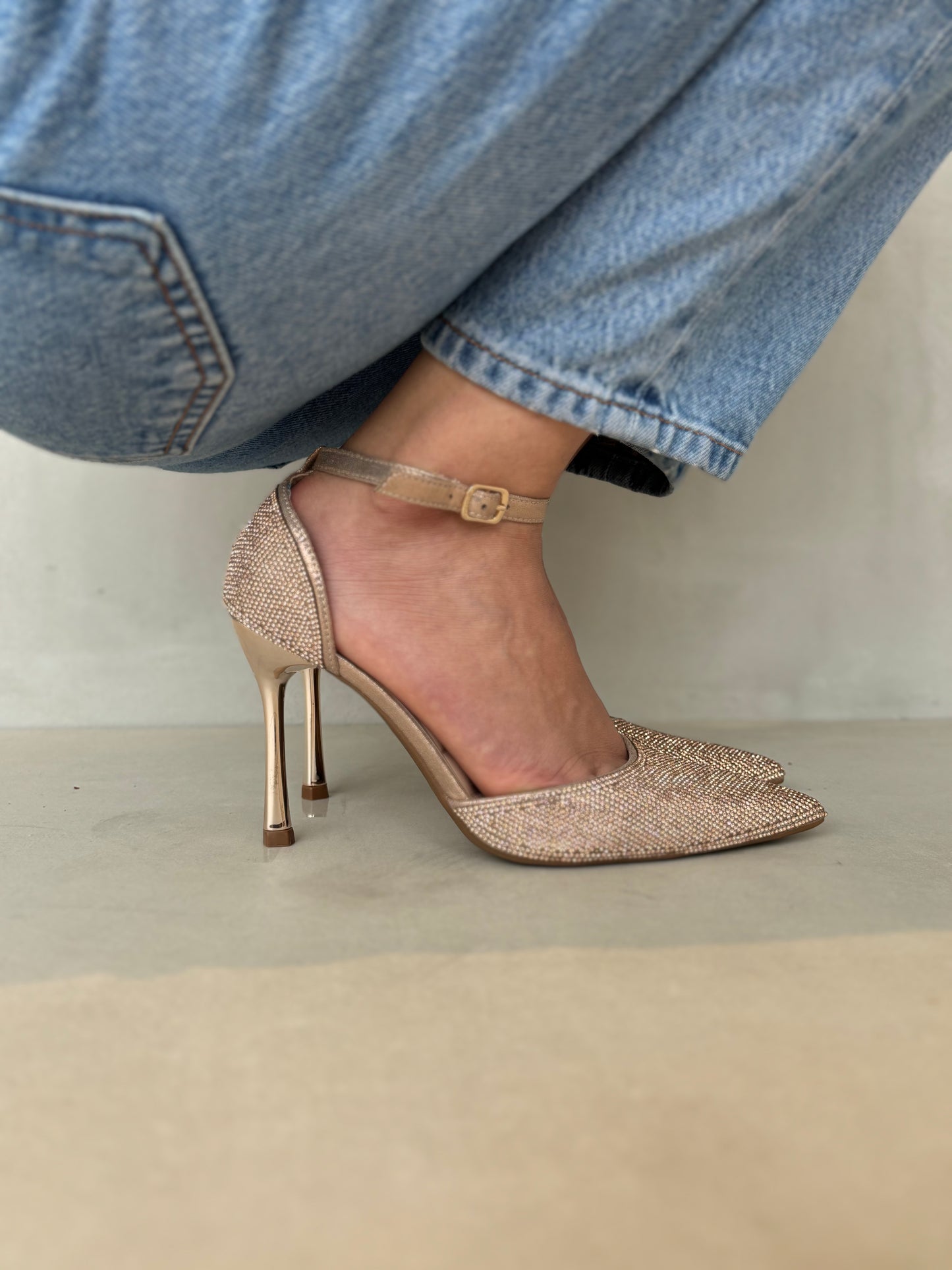 14262 – Tacones Rosa Gold con Brillos y Correa al Tobillo