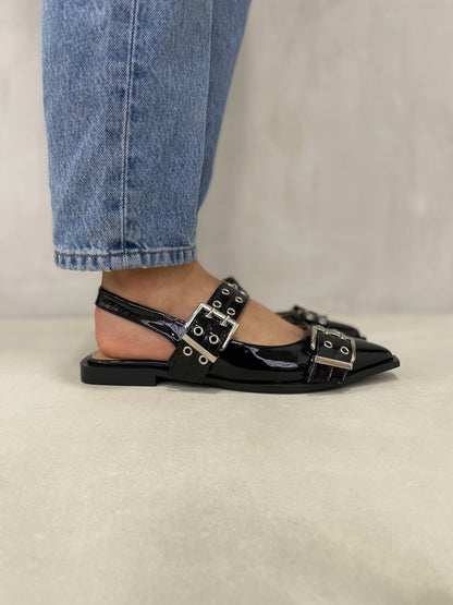 14093 - Zapatos Slingback en Charol Negro con Hebillas