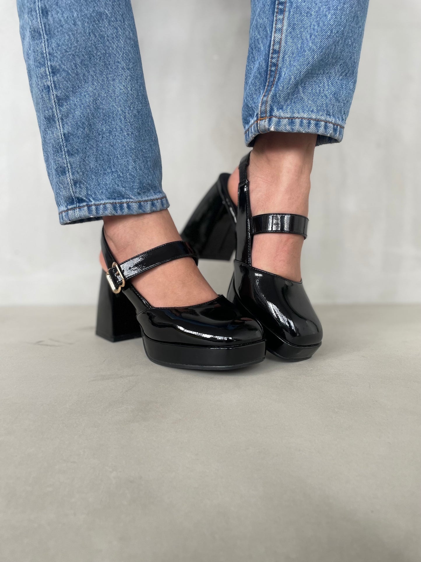 13761 - Zapatos Plataforma Negros de Charol con Tacón Grueso