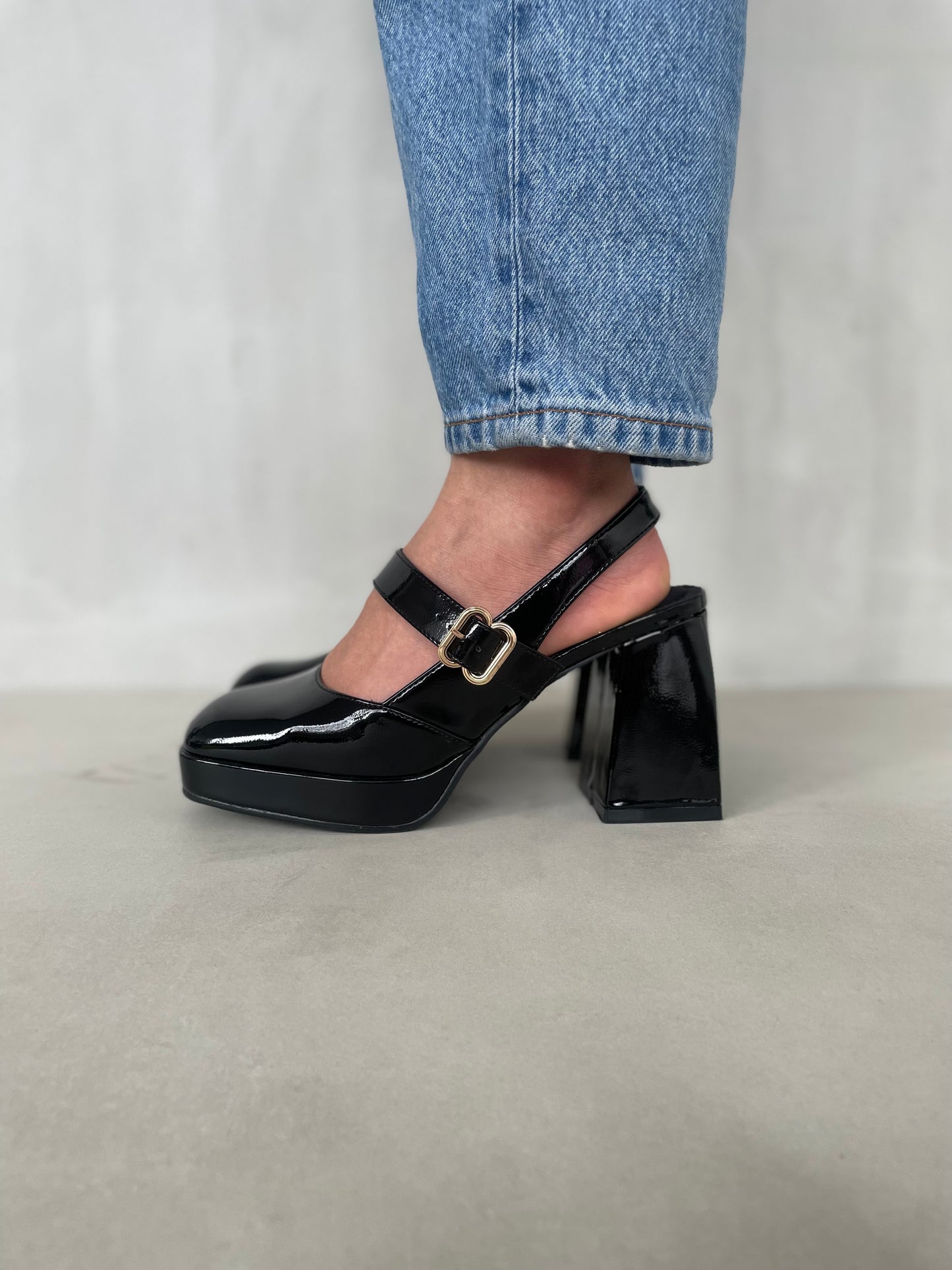 13761 - Zapatos Plataforma Negros de Charol con Tacón Grueso