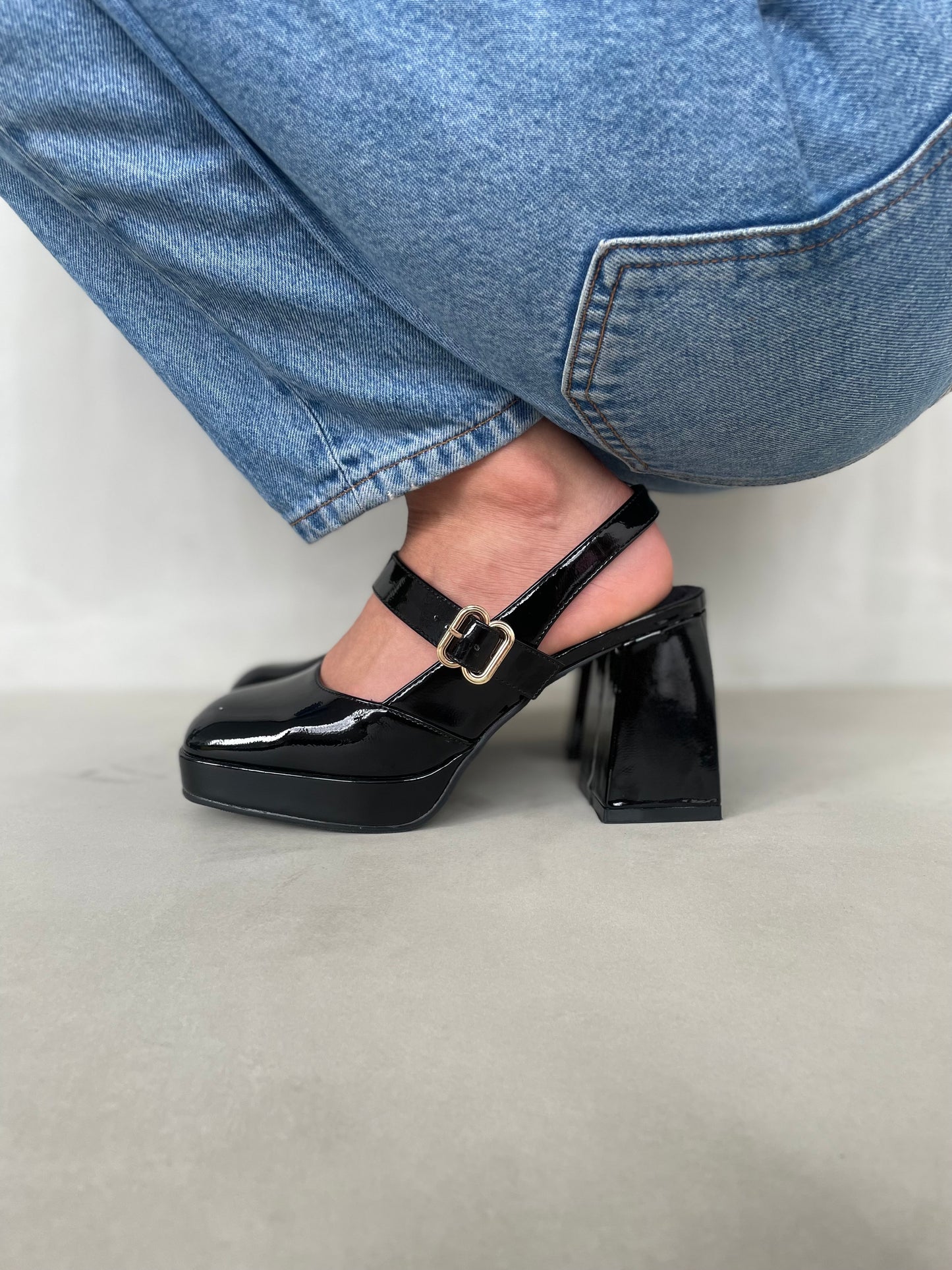 13761 - Zapatos Plataforma Negros de Charol con Tacón Grueso