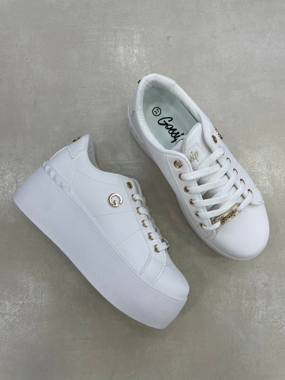 14303 – Zapatillas Blancas con Plataforma y Detalles Dorados