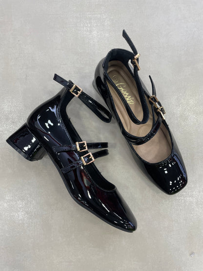 14313 – Mary Jane Negras de Charol con Doble Correa y Tacón Bajo