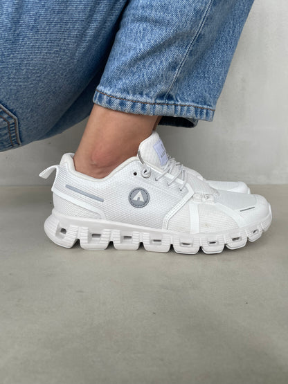 14288 – Tenis Deportivos Blancos con Suela Airflow y Tejido Técnico Transpirable