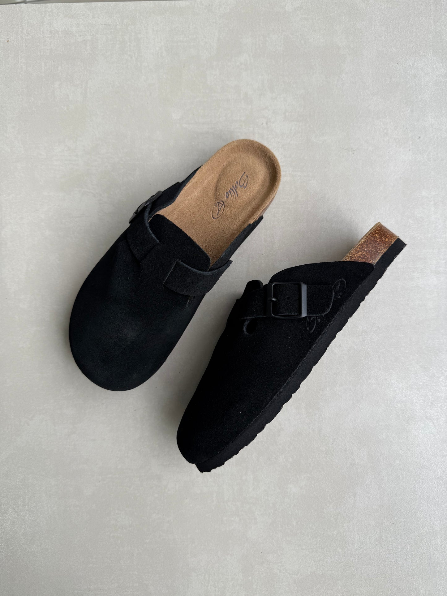 14372 – Sandalias tipo zueco color negro Unisex | Boston Zoé Shoes