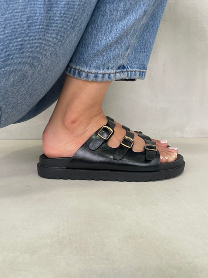 14420 – Sandalias Negras con Hebillas Metálicas