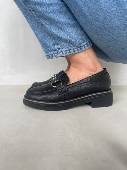 14067-Mocasines con Tacón Bajo y Adorno Metálico