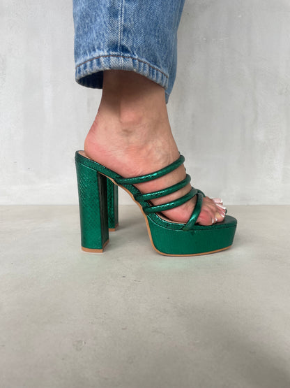 12009 - Sandalias para Mujer en Verde Metálico con Plataforma y Tiras