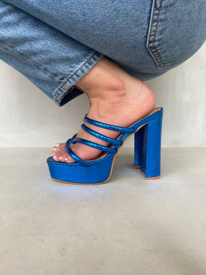 12006 - Sandalias para Mujer en Azul Metálico con Plataforma y Tiras