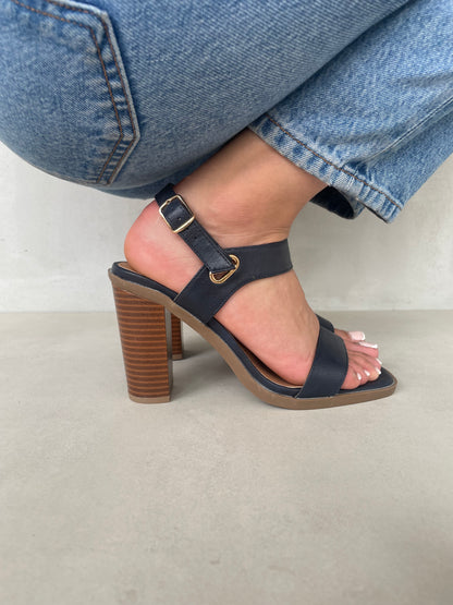 13616 - Sandalia de Tacón Alto con Pulsera Ajustable