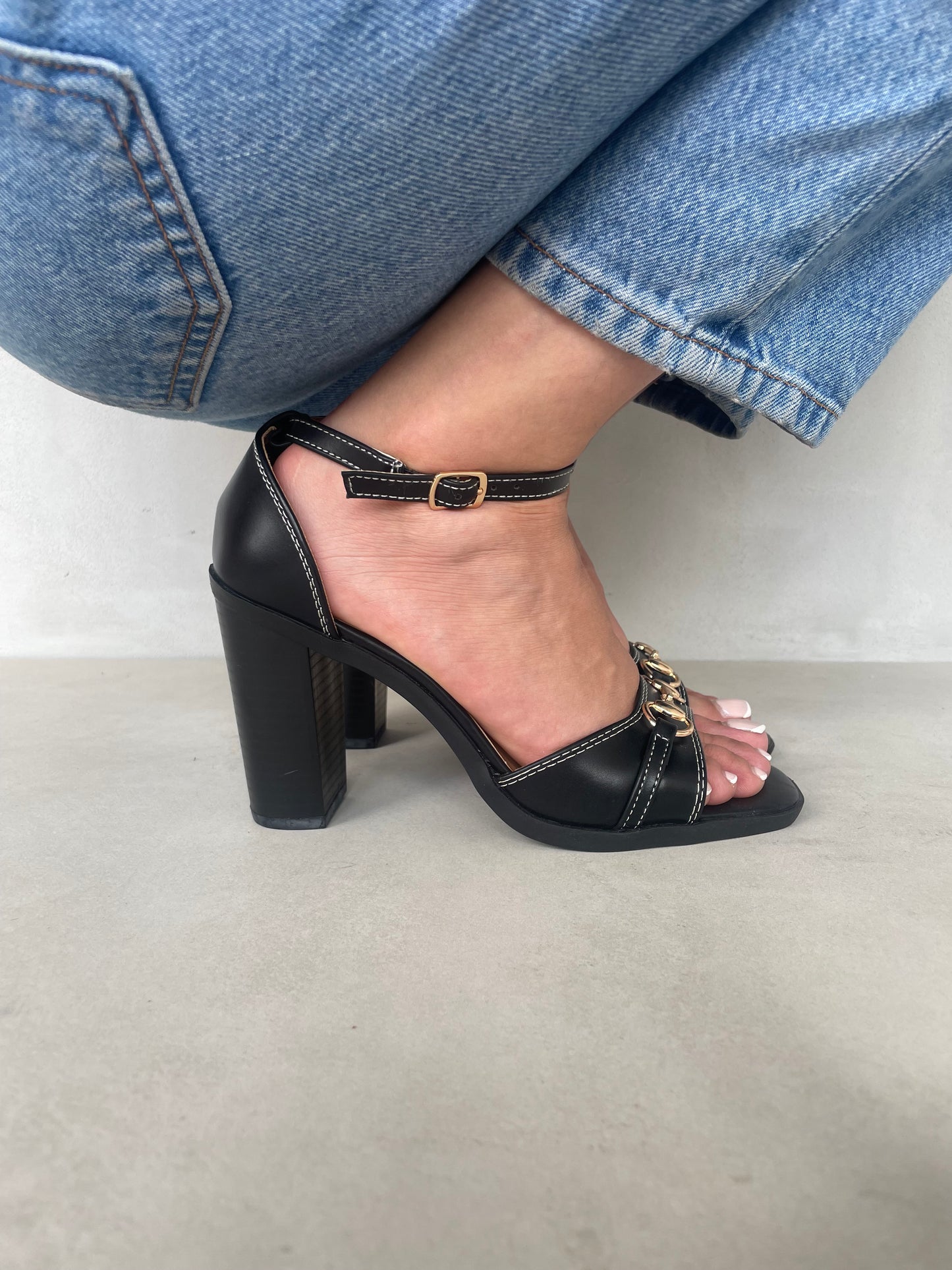 13133 - Sandalias de Tacón Alto para Mujer en Color Negro