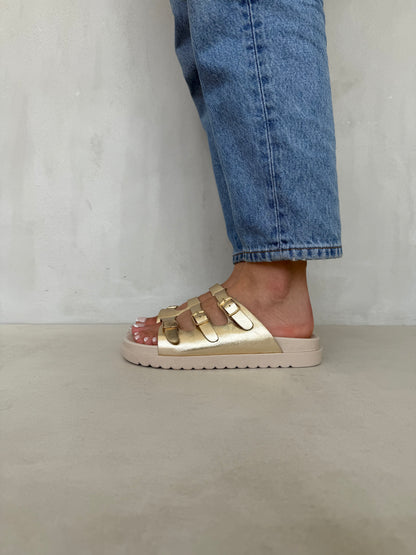 14421 – Sandalias Doradas con Hebillas Metálicas