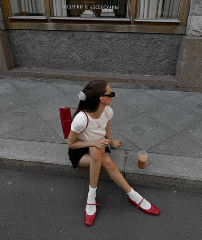 14063 - Zapatos Slingback en Charol Rojo con Tacón Bajo