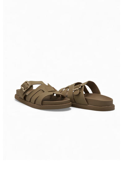 14483 – Sandalias Beige con Hebilla Dorada y Diseño entrelazado