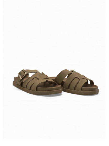 14483 – Sandalias Beige con Hebilla Dorada y Diseño entrelazado