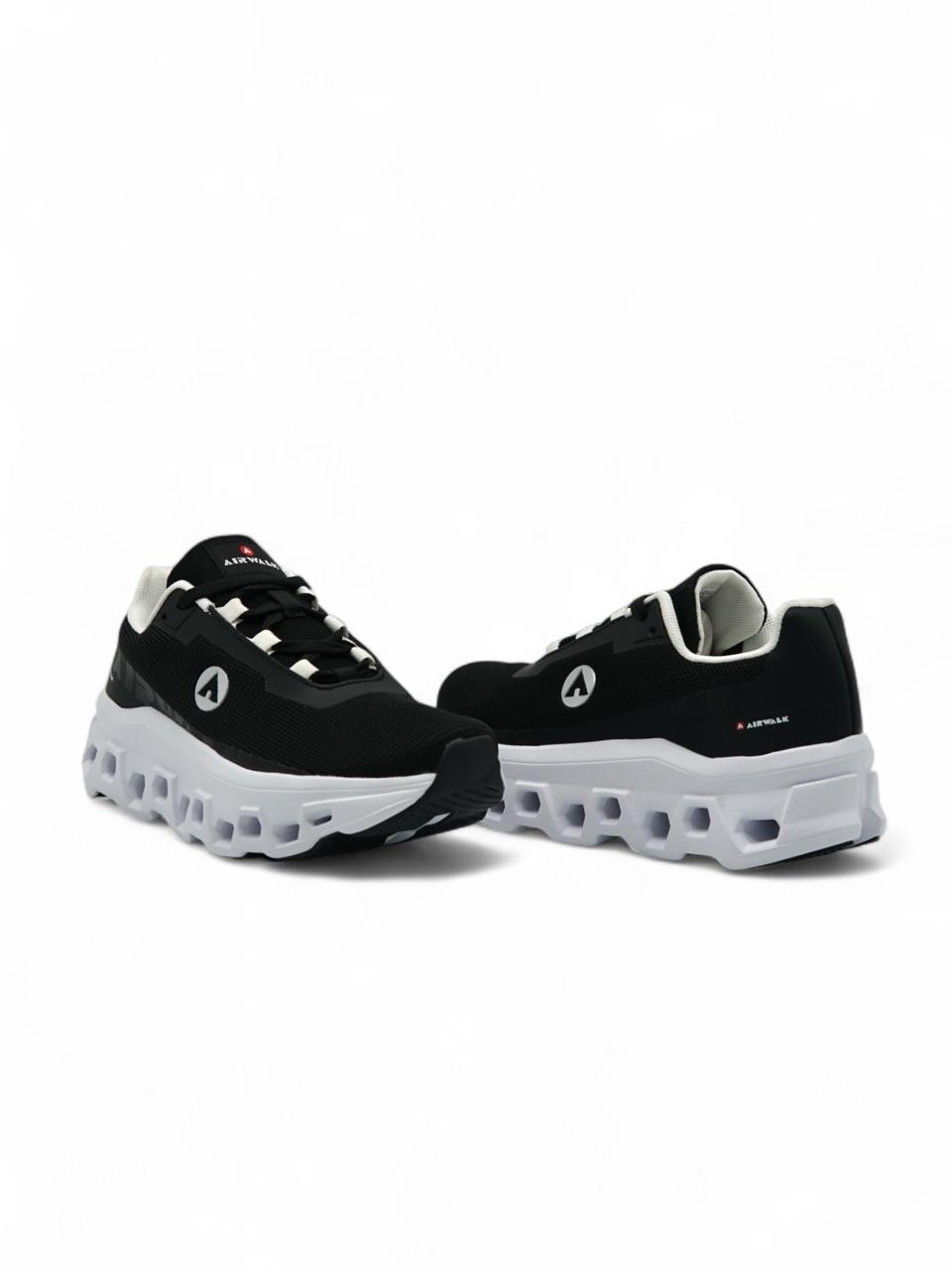 14299 – Tenis Deportivos Negros con Suela Tecnológica y Detalles Blancos