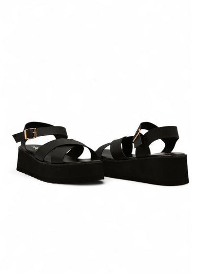14266 – Sandalias Negras con Plataforma y Cruces en el Empeine
