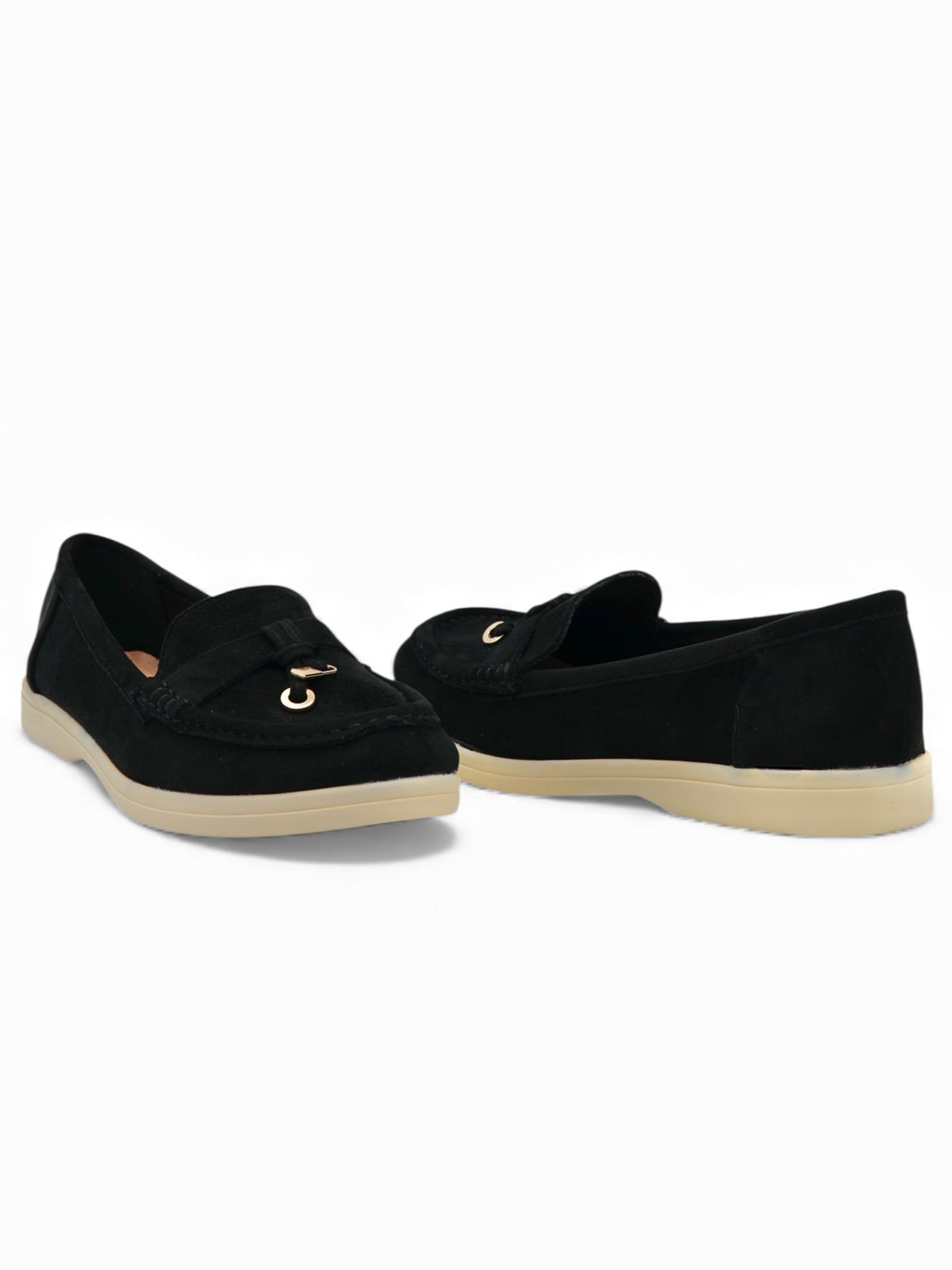 14447 – Mocasines Negros en Gamuza con Detalle Dorado