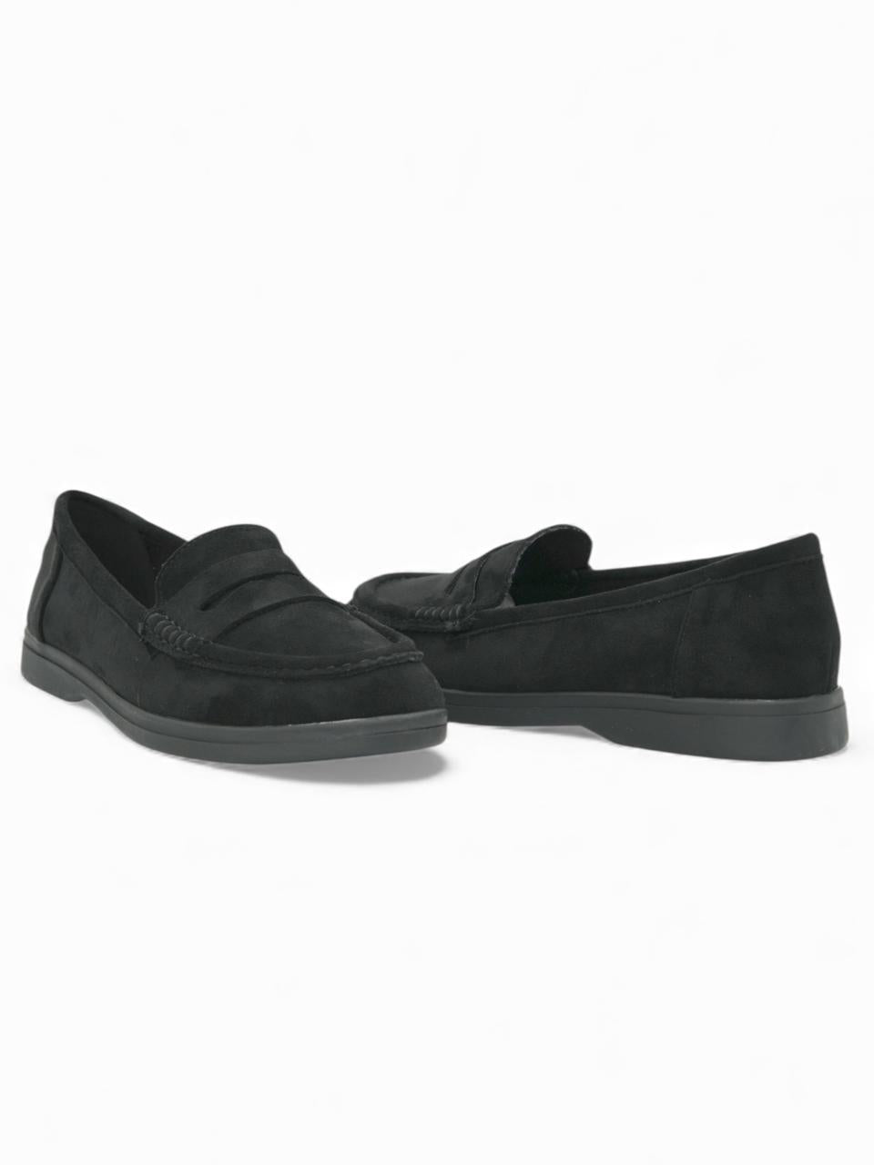 14450 – Mocasines Negros de Gamuza con Suela del Mismo Tono