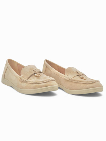 14449 – Mocasines Beige en Gamuza con Detalle Dorado