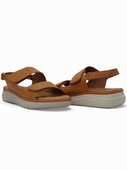 14357 – Sandalias Camel con Plataforma Ergonómica y Correa Ajustable