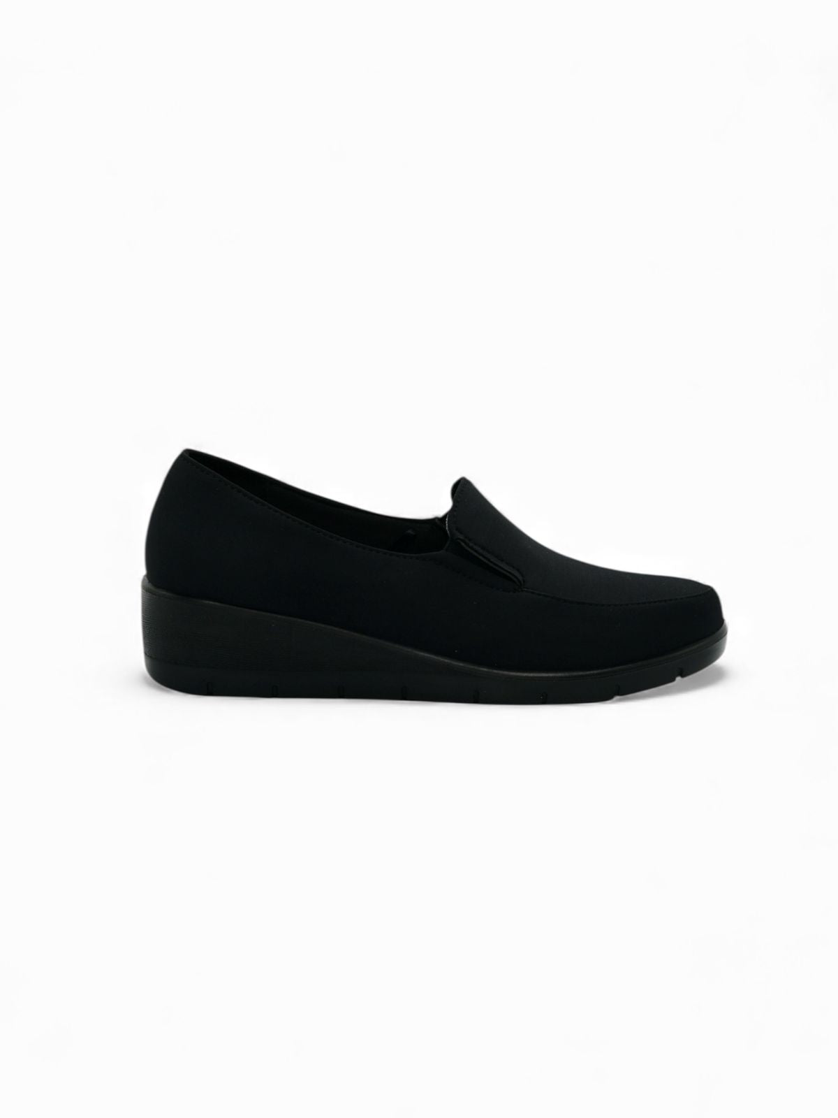 14084 – Zapatos Slip-On Negros Tejidos con Plataforma Ligera