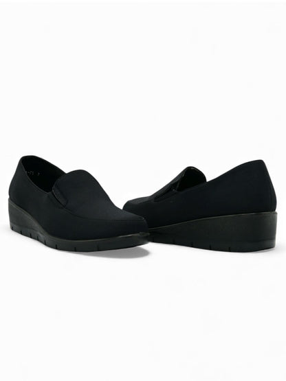 14084 – Zapatos Slip-On Negros Tejidos con Plataforma Ligera