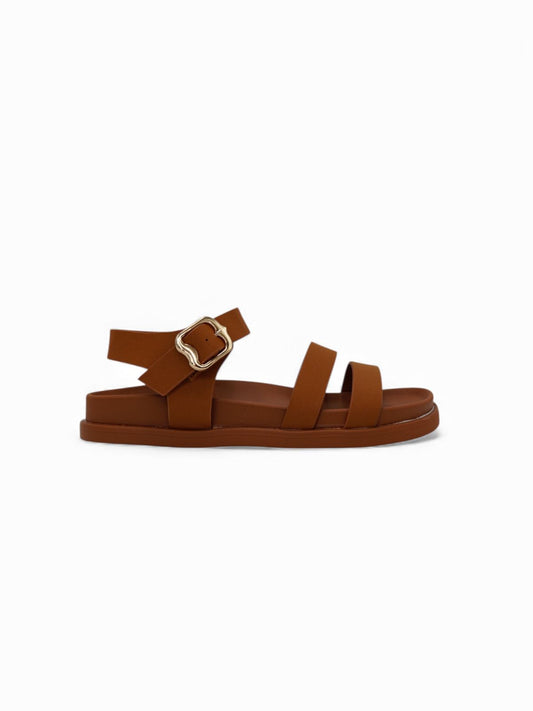 14478 – Sandalias Camel con Hebilla Dorada y Tiras Finas