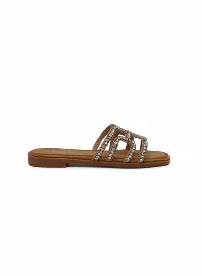 14497 – Sandalias Beige con Aplique de Brillos y Suela Plana