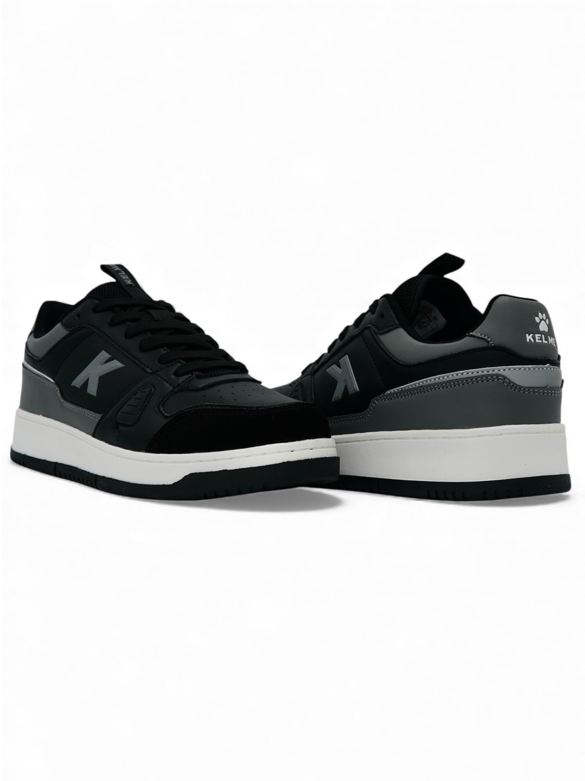 14243 – Tenis negros y grises deportivos para caballero Kelme