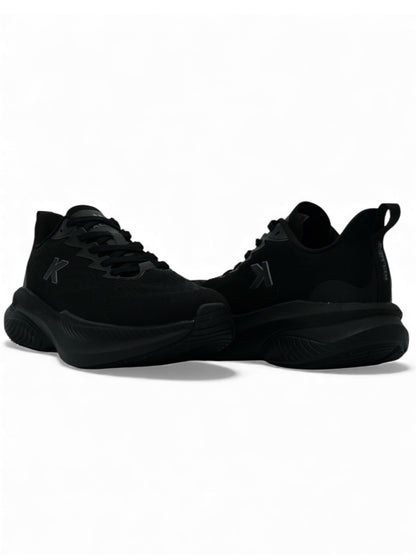 14240 – Tenis completamente negros para caballero Kelme
