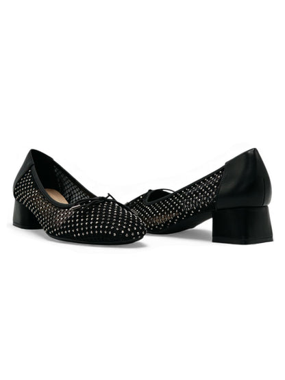 13461 – Zapatos de Tacón Bajo para Mujer en Malla Negra con Detalles Brillantes