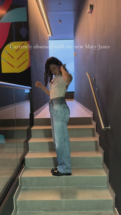 14453 – Mary Jane Negras de Charol con Suela Chunky y Doble Correa