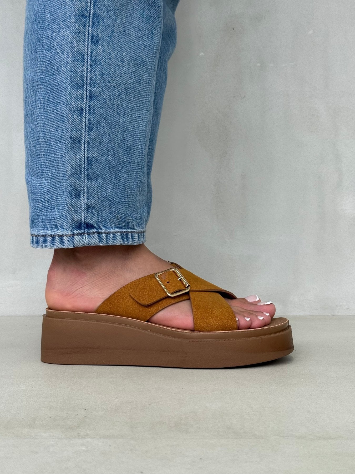 Sandalias Marrón 14089 Doble Correa Casual de mujer Zoé Brand Costa Rica