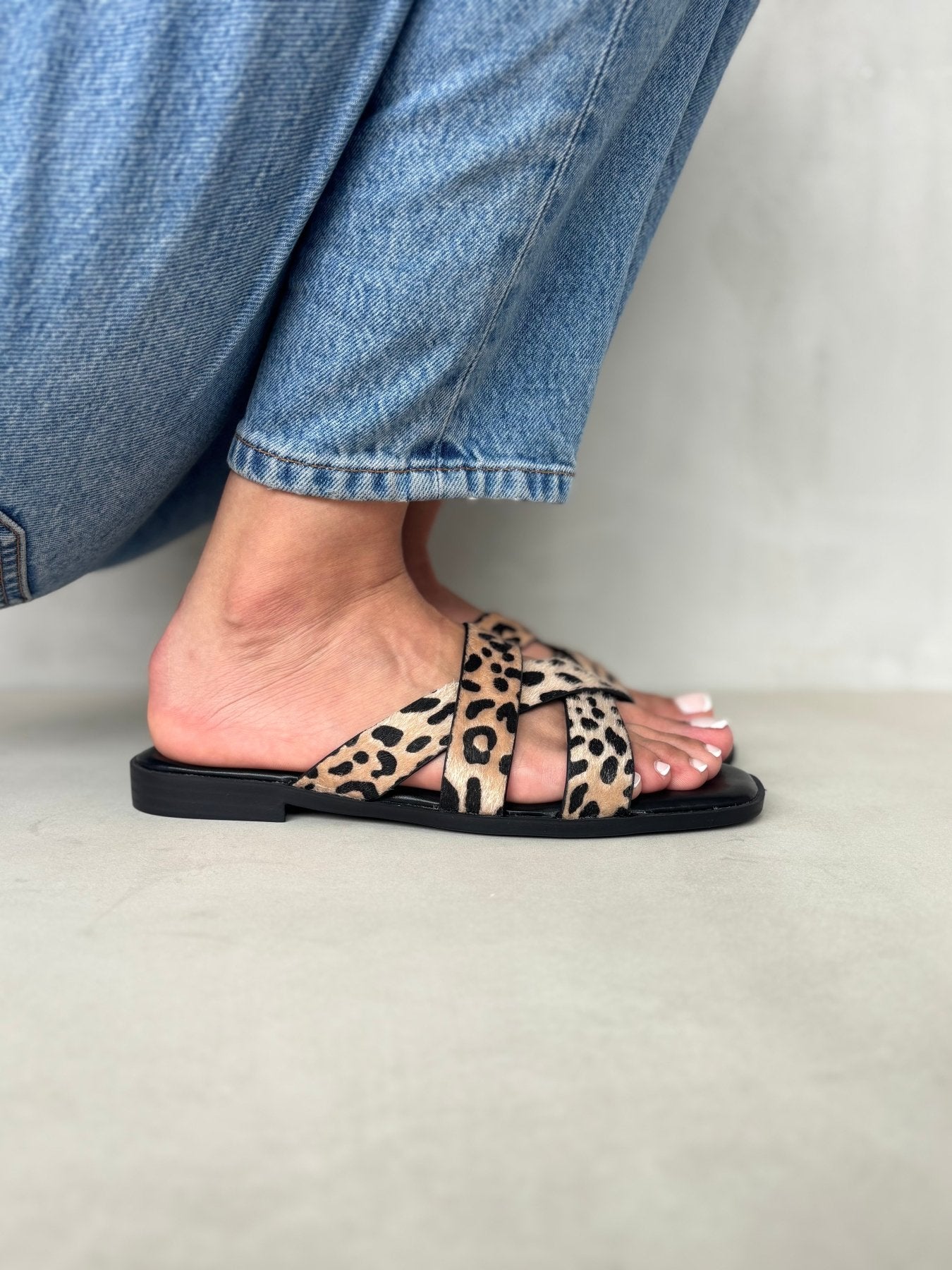 Sandalias Negro Gamuza Animal Print 14415 Slip On Casual | Zoé Brand Costa Rica