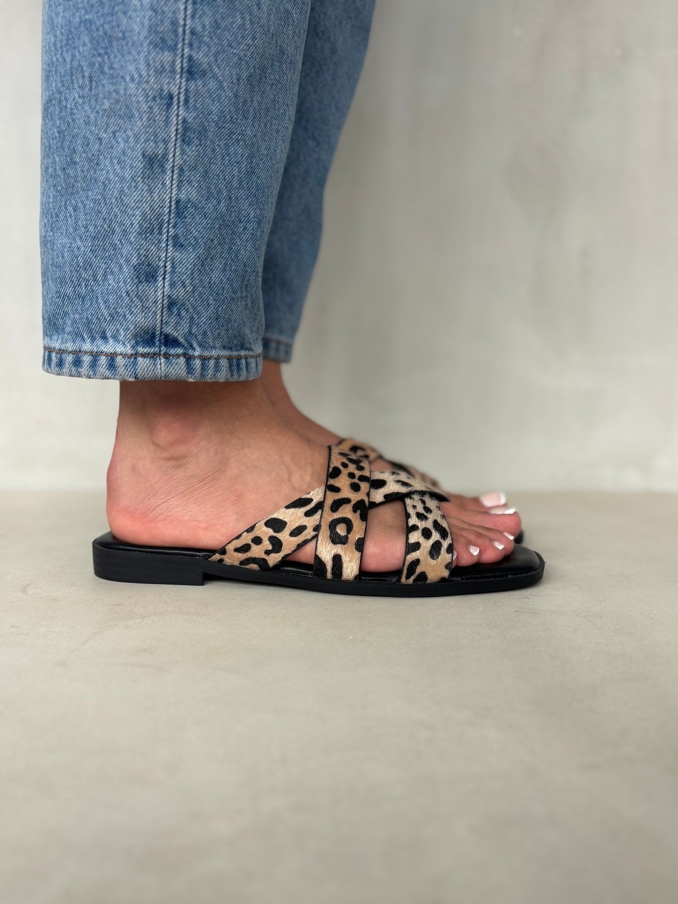 Sandalias Negro Gamuza Animal Print 14415 Slip On Casual | Zoé Brand Costa Rica