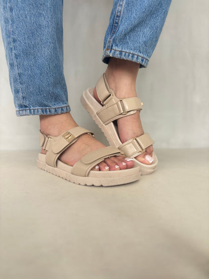 Sandalias Beige 14416 Triple Correa con Hebillas Velcro Casual Zoé Brand Costa Rica