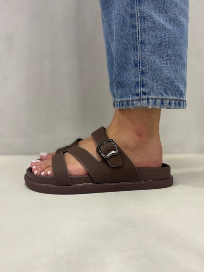 Sandalias Café 14473 Triple Correa Hebilla Slip On Casual Zoé Brand Costa Rica