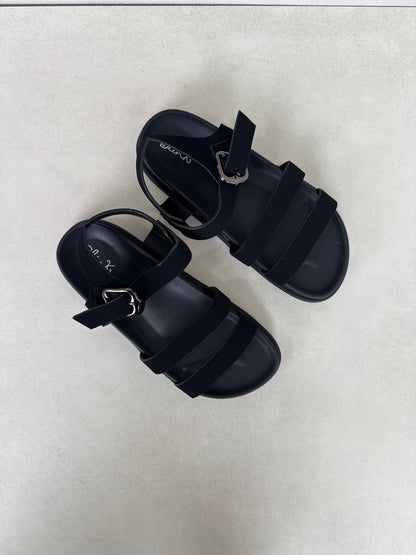 Sandalias Negro 14476 Triple Correa Hebilla Slingback Casual Zoé Brand Costa Rica