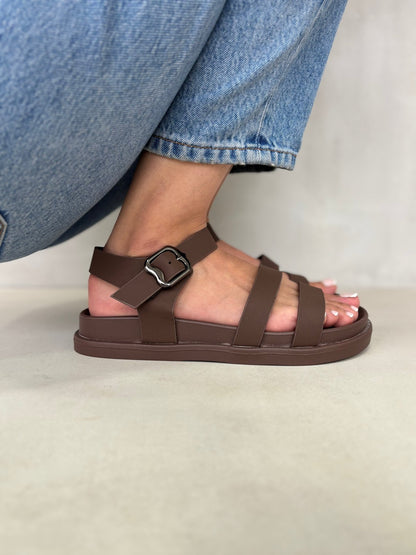 Sandalias Café 14477 Triple Correa Hebilla Slingback Casual Zoé Brand Costa Rica