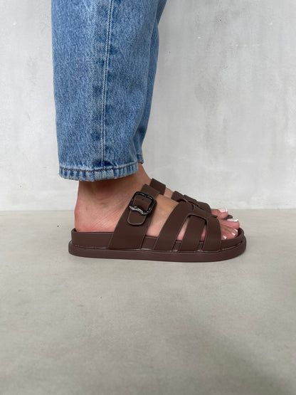 Sandalias Café 14481 Correa Ajustable Hebilla Slip On Casual de mujer Zoé Brand Costa Rica