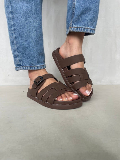 Sandalias Café 14481 Correa Ajustable Hebilla Slip On Casual de mujer Zoé Brand Costa Rica