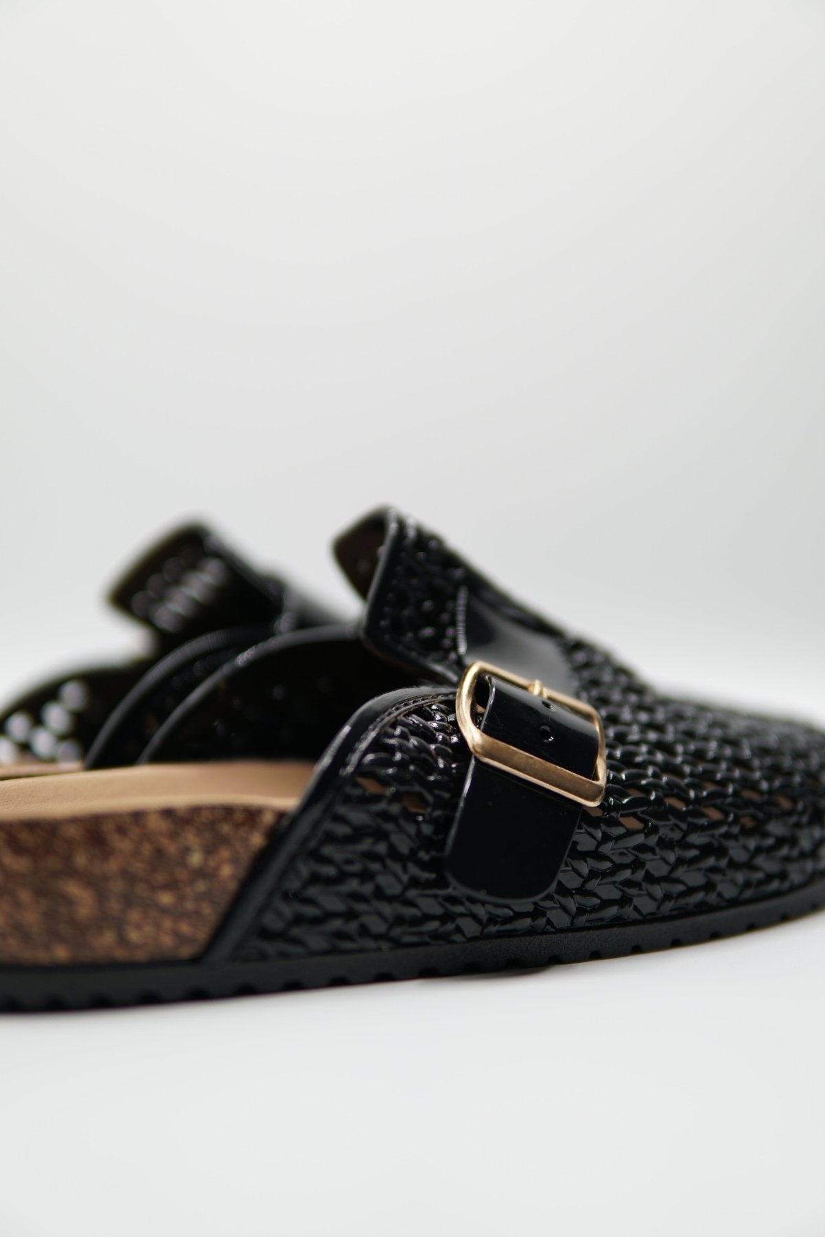 Zuecos Negro Charol 14796 Hebilla Casual de mujer Zoé Brand Costa Rica